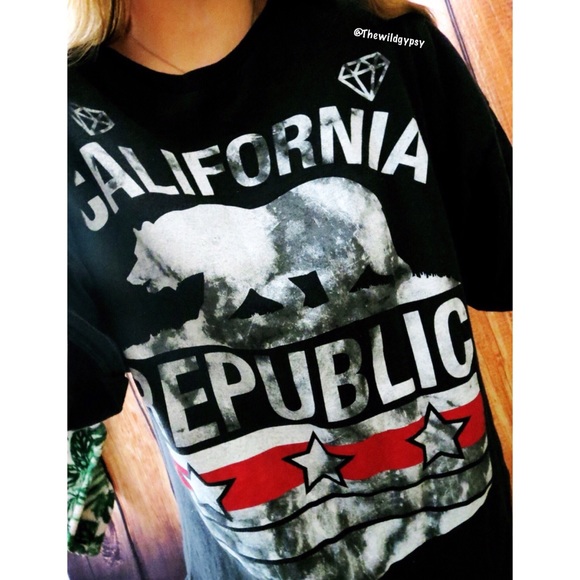 Tops - California Republic oversized boyfriend tee 🌹